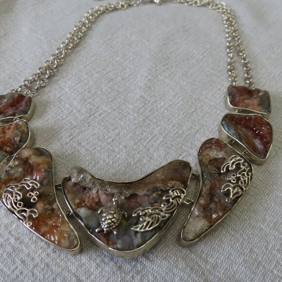 Stone necklace - Picture 3 of 3